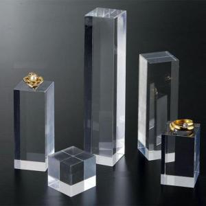 Square column acrylic diamond ring display stand display